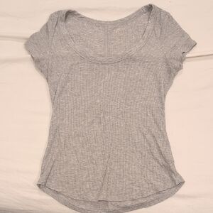 American Eagle Outfitters Light Gray Short Sleeve Tee